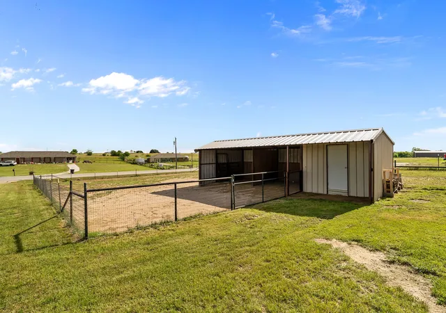 Homes for sale in Weatherford, TX | 115 Blue Castle Ct, Weatherford, TX 76088 | MLS# 21268301