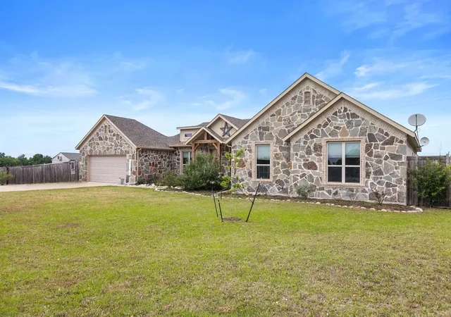 Homes for sale in Trenton, TX | 300 Delatorre St, Trenton, TX 75490 | MLS# 21268582