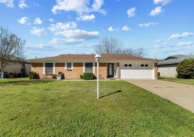 Photo 3 of Sale Pending at 1118 Cozby St E, Benbrook, TX 76126 | MLS# 21268642 | Listing updated on 2026-07-10