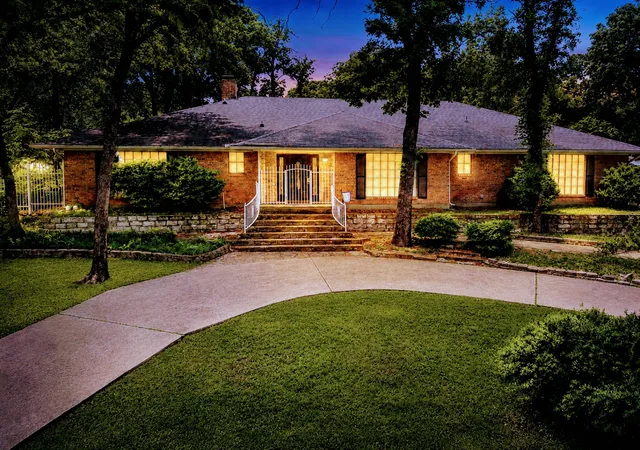 Homes for sale in Colleyville, TX | 7312 Windswept Trl, Colleyville, TX 76034 | MLS# 21263104