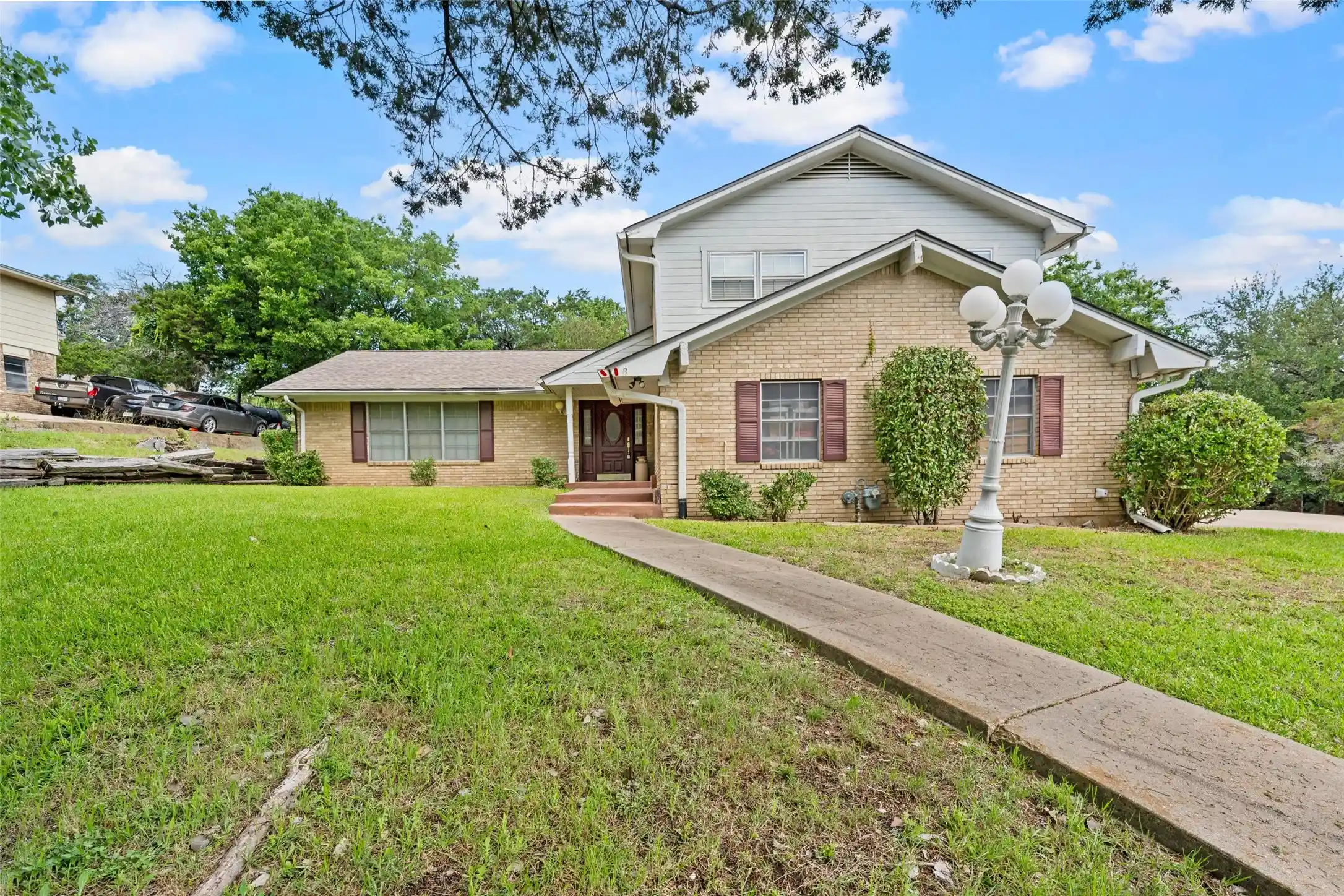 Single family home for sale at 9547 Brookhollow Dr, Woodway, TX 76712 | MLS# 21268228