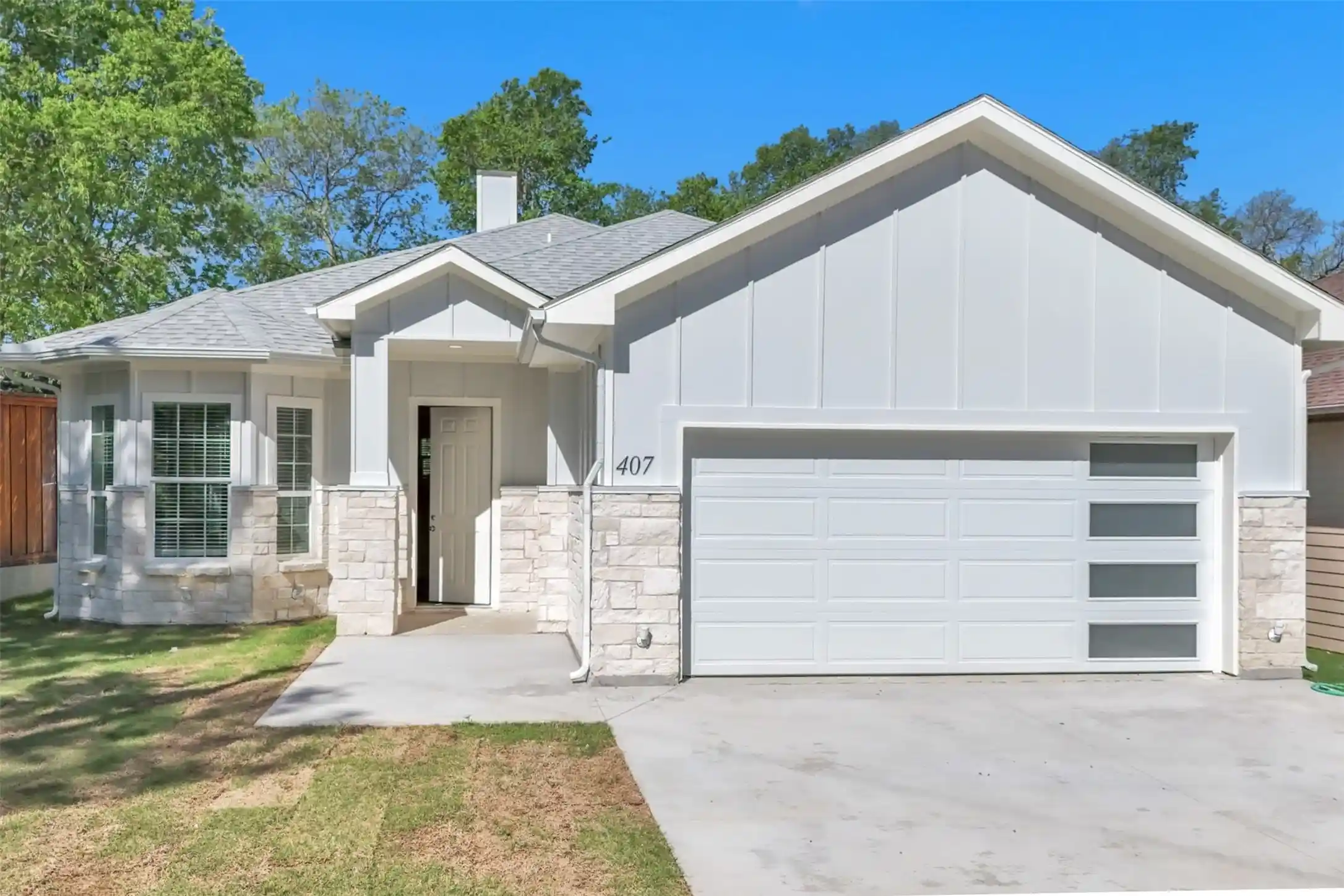 Photo 1 of Single family home for sale at 407 Henderson St, Bonham, TX 75418 | MLS# 21268656 | Listing updated on 2026-10-28