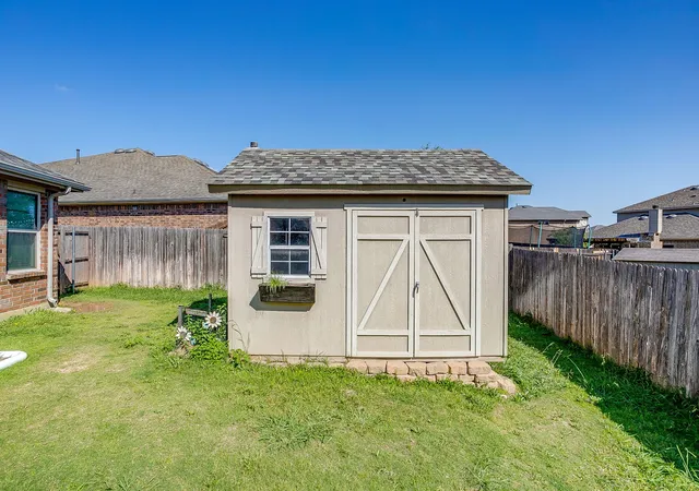 Homes for sale in Burleson, TX | 377 Coral Vine Ln, Burleson, TX 76028 | MLS# 21268691