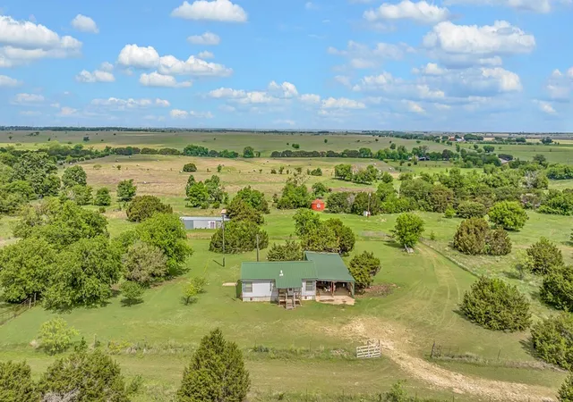 Photo 4 of Manufactured home for sale at 271 County Road 3440, Clifton, TX 76634 | MLS# 21268139 | Listing updated on 2026-09-06