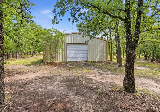 Photo 4 of Single family home for sale at 705 Boling Ranch Rd, Azle, TX 76020 | MLS# 21266456 | Listing updated on 2026-10-01