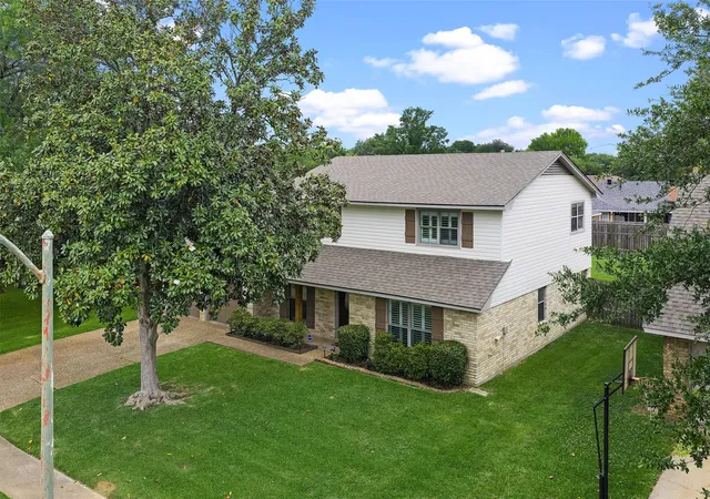 Photo 3 of Single family home for sale at 524 Rock Hollow Dr, Shreveport, LA 71115 | MLS# 21267610 | Listing updated on 2026-07-16