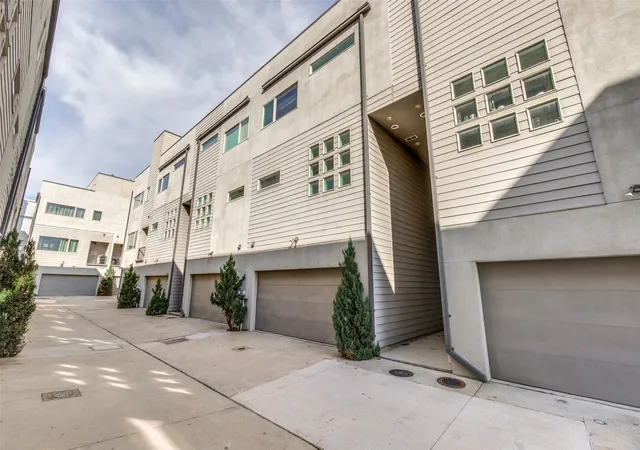 14th image of 4610 Steel St, Dallas, TX 75219 | MLS# 21268727