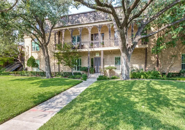 Photo 1 of Condo for sale at 4312 Bellaire Dr S #204, Fort Worth, TX 76109 | MLS# 21248666 | Listing updated on 2026-07-10