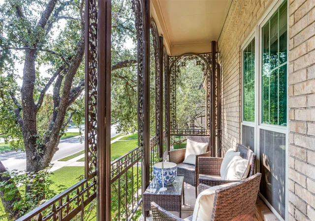Photo 2 of Condo for sale at 4312 Bellaire Dr S #204, Fort Worth, TX 76109 | MLS# 21248666 | Listing updated on 2026-07-10