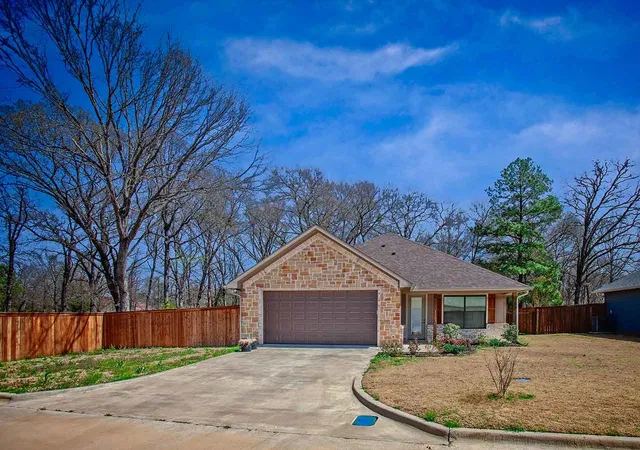 Homes for sale in Emory, TX | 111 Oak St, Emory, TX 75440 | MLS# 21268871