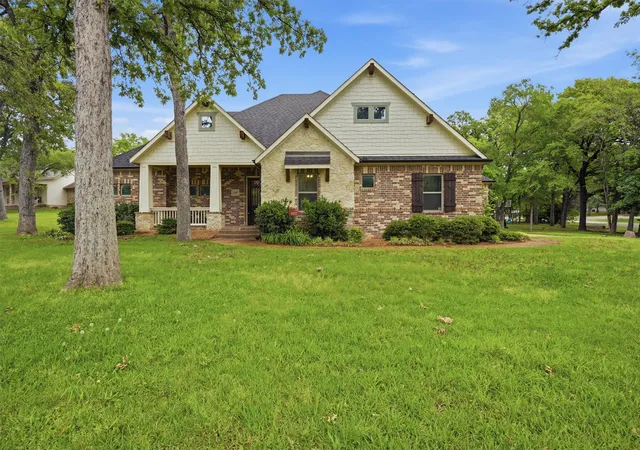 Homes for sale in Lake Kiowa, TX | 1107 Kiowa Dr E, Lake Kiowa, TX 76240 | MLS# 21268127
