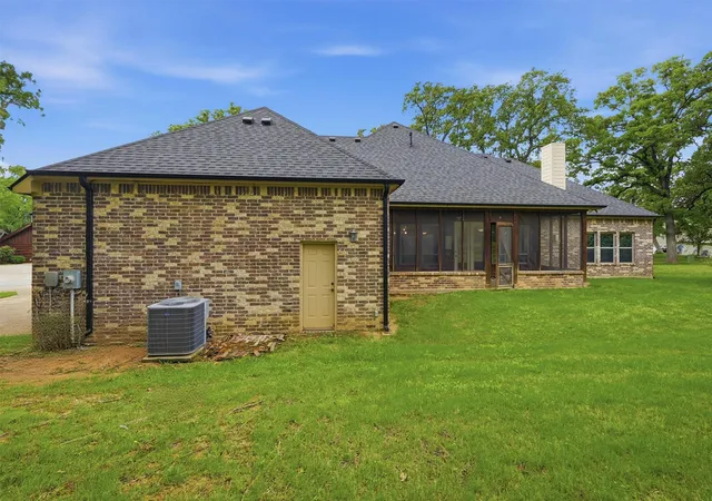 Homes for sale in Lake Kiowa, TX | 1107 Kiowa Dr E, Lake Kiowa, TX 76240 | MLS# 21268127