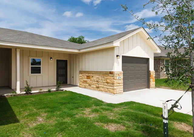 Photo 2 of Townhouse for sale at 406 W Avenue C #C, Copperas Cove, TX 76522 | MLS# 21230131 | Listing updated on 2026-08-26