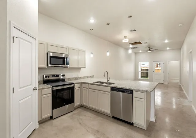 Photo 3 of Townhouse for sale at 406 W Avenue C #C, Copperas Cove, TX 76522 | MLS# 21230131 | Listing updated on 2026-08-26