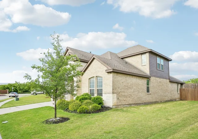 3rd image of 2805 Brazos Dr, Little Elm, TX 75068 | MLS# 21268340
