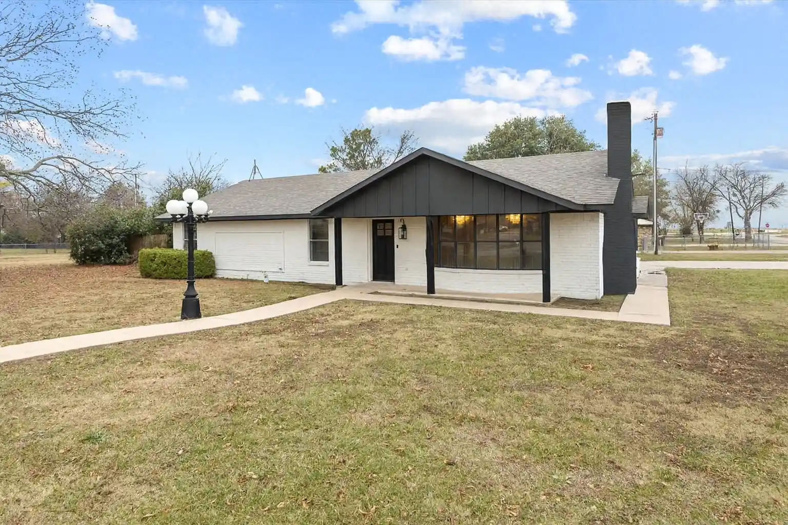 Photo 1 of Single family home for sale at 312 E Cottonwood St, Leonard, TX 75452 | MLS# 21268943 | Listing updated on 2026-10-16