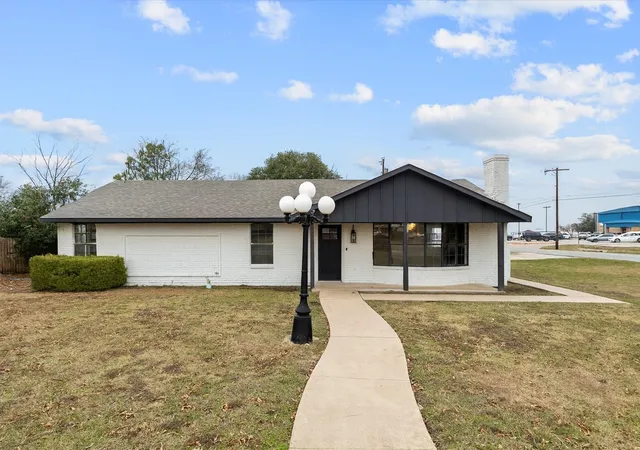 Homes for sale in Leonard, TX | 312 E Cottonwood St, Leonard, TX 75452 | MLS# 21268943