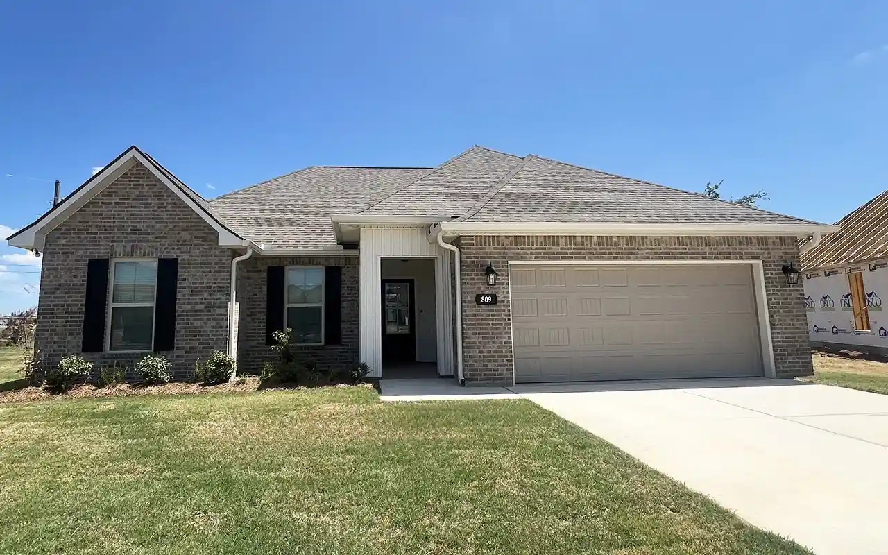 Photo 1 of Sale Pending at 809 Venecia Dr, Bossier City, LA 71111 | MLS# 21269002 | Listing updated on 2026-10-09