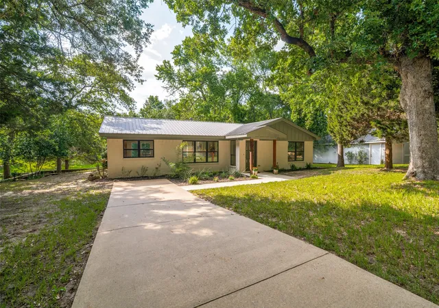 Photo 1 of Single family home for sale at 2578 Tanglewood Dr, Athens, TX 75752 | MLS# 21268469 | Listing updated on 2026-08-18
