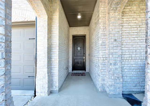 Homes for sale in Aubrey, TX | 4105 Dartmoor Dr, Aubrey, TX 76227 | MLS# 21267449