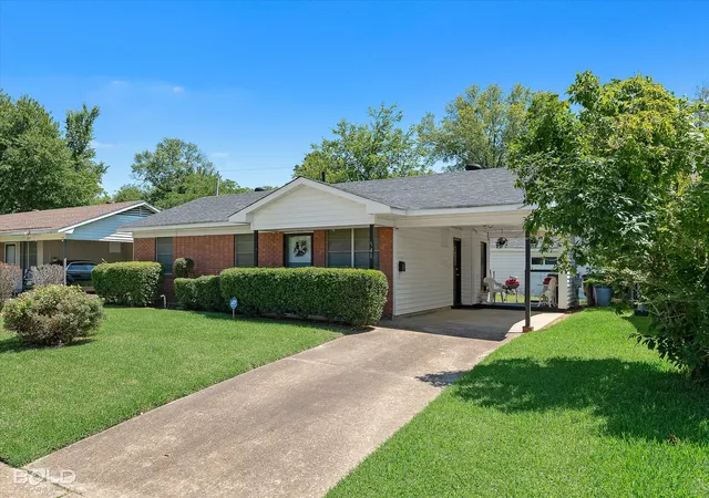 Photo 3 of Single family home for sale at 541 Sally Ann Dr, Shreveport, LA 71106 | MLS# 21265516 | Listing updated on 2026-07-28