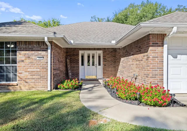 Homes for sale in Gladewater, TX | 103 Lyle St, Gladewater, TX 75647 | MLS# 21269268
