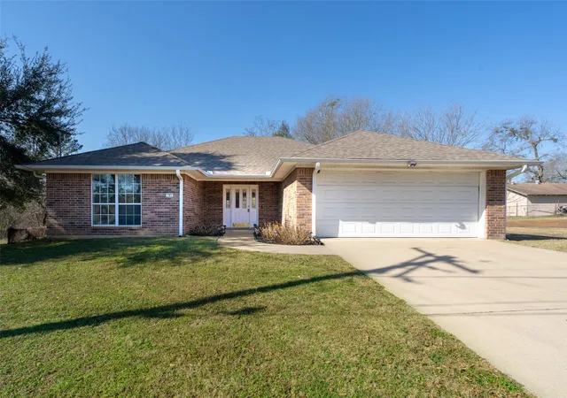 Homes for sale in Gladewater, TX | 103 Lyle St, Gladewater, TX 75647 | MLS# 21269268