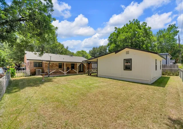 Homes for sale in Irving, TX | 3205 Mccollum St, Irving, TX 75061 | MLS# 21249878