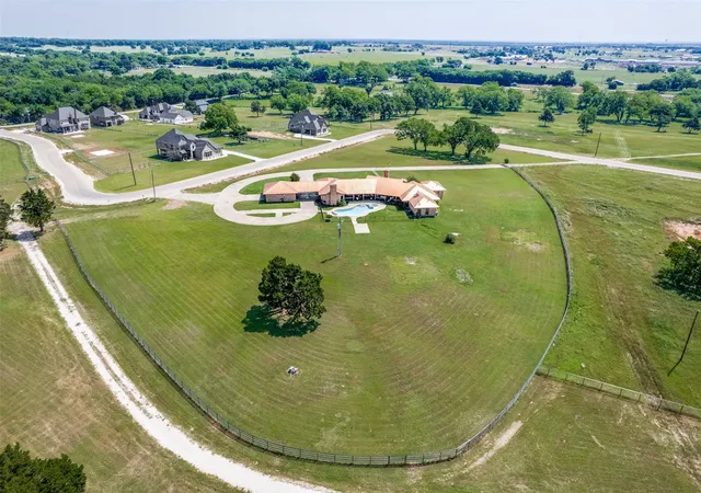 Homes for sale in Whitesboro, TX | 105 Sammi's Wy, Whitesboro, TX 76273 | MLS# 21268867