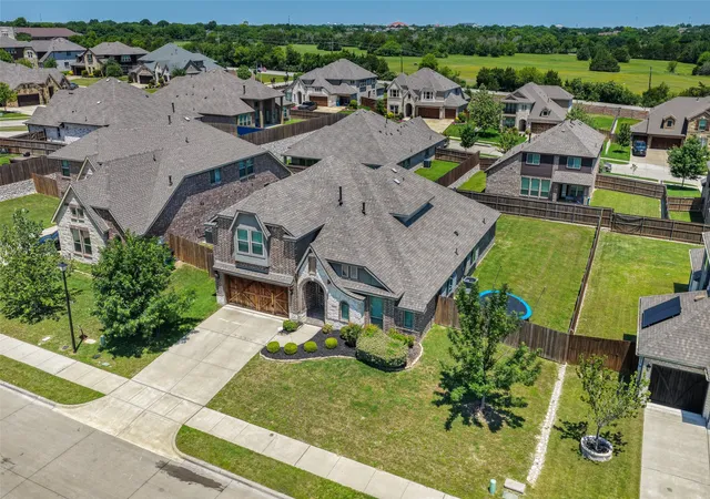Homes for sale in De Soto, TX | 933 Vista Ln, De Soto, TX 75115 | MLS# 21269445