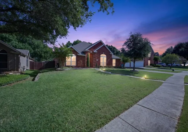 Photo 40 of Single family home for sale at 913 Chapel Dr, Denton, TX 76205 | MLS# 21269494 | Listing updated on 2026-08-03