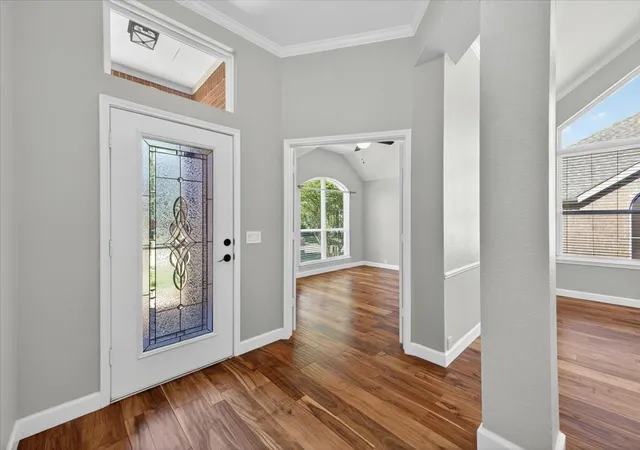 Photo 4 of Single family home for sale at 913 Chapel Dr, Denton, TX 76205 | MLS# 21269494 | Listing updated on 2026-08-03