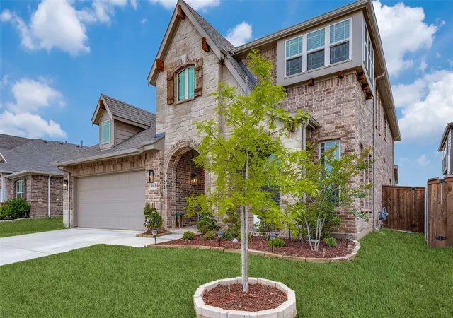 Photo 3 of Single family home for sale at 9165 Rock Nettle Dr, Fort Worth, TX 76131 | MLS# 21268521 | Listing updated on 2026-09-26