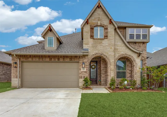 Photo 3 of Single family home for sale at 9165 Rock Nettle Dr, Fort Worth, TX 76131 | MLS# 21268521 | Listing updated on 2026-09-26