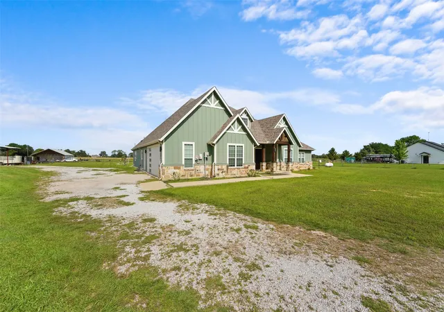 Photo 3 of Single family home for sale at 17034 Cr 4064, Kemp, TX 75143 | MLS# 21269506 | Listing updated on 2026-09-05