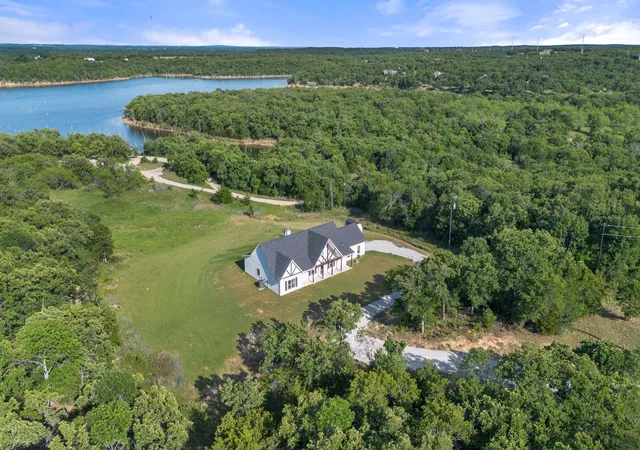 Photo 3 of Single family home for sale at 688 Sandstone Ct, Sunset, TX 76270 | MLS# 21266984 | Listing updated on 2026-10-06