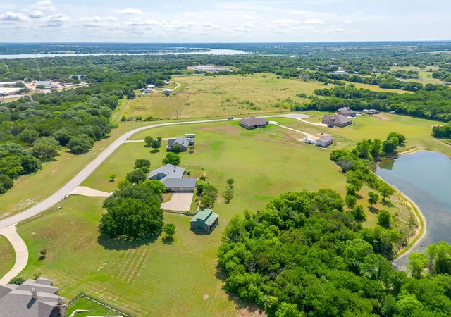 Photo 2 of Single family home for sale at 3508 Lakota Ct, Granbury, TX 76048 | MLS# 21269378 | Listing updated on 2026-07-23
