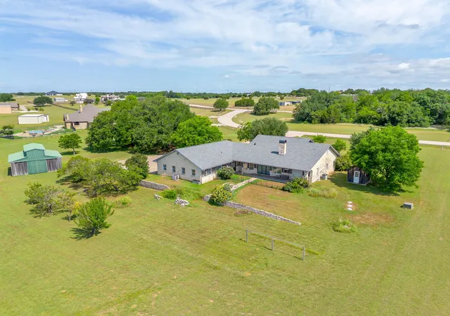 Photo 3 of Single family home for sale at 3508 Lakota Ct, Granbury, TX 76048 | MLS# 21269378 | Listing updated on 2026-07-23