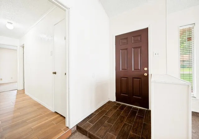 Photo 3 of Single family home for sale at 3544 Esplendor Ave, Irving, TX 75062 | MLS# 21268011 | Listing updated on 2026-08-25