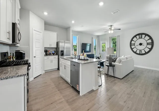 Photo 4 of Sale Pending at 529 Criner St, Grandview, TX 76050 | MLS# 21267578 | Listing updated on 2026-08-27