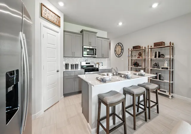 Photo 2 of Single family home for sale at 109 Tyler St, Grandview, TX 76050 | MLS# 21267598 | Listing updated on 2026-09-02