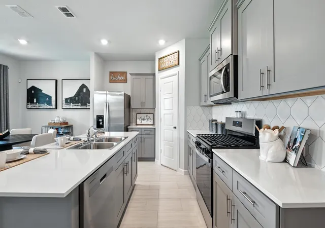 Photo 4 of Single family home for sale at 109 Tyler St, Grandview, TX 76050 | MLS# 21267598 | Listing updated on 2026-09-02