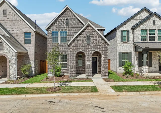 Photo 1 of Sale Pending at 2729 Kobuk Dr, Denton, TX 76210 | MLS# 21268834 | Listing updated on 2026-09-01