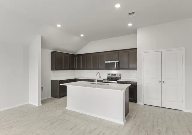Photo 4 of Single family home for sale at 8108 Kingfisher Rd, Aubrey, TX 76227 | MLS# 21269718 | Listing updated on 2026-10-08