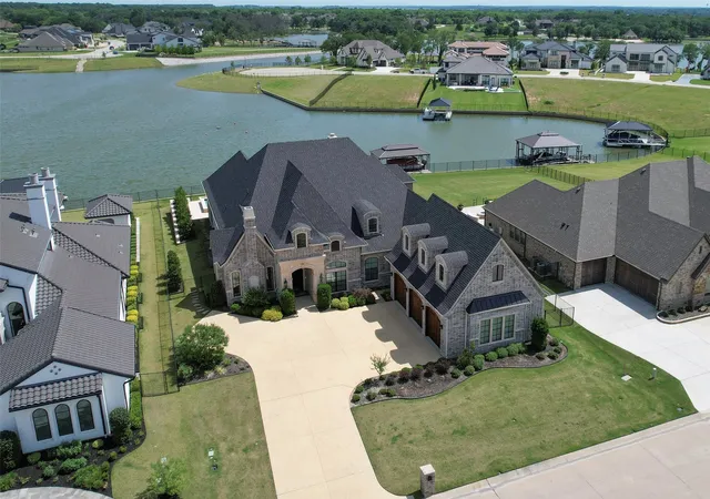Photo 2 of Mansion for sale at 6215 Lakeside Dr, Fort Worth, TX 76179 | MLS# 21269438 | Listing updated on 2026-08-22