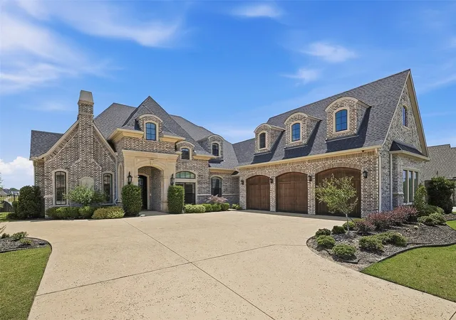 Photo 3 of Mansion for sale at 6215 Lakeside Dr, Fort Worth, TX 76179 | MLS# 21269438 | Listing updated on 2026-08-22