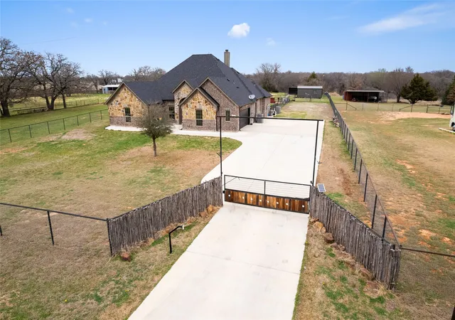 Homes for sale in Paradise, TX | 294 County Road 3386, Paradise, TX 76073 | MLS# 21267102