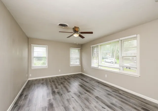 3rd image of 2346 Rexlawn Dr, Dallas, TX 75227 | MLS# 21268868
