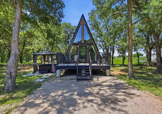 Photo 2 of Single family home for sale at 4920 Peden Rd, Fort Worth, TX 76179 | MLS# 21269803 | Listing updated on 2026-09-30