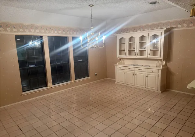 3rd image of 836 Lombardy Ct, Fort Worth, TX 76112 | MLS# 21265668